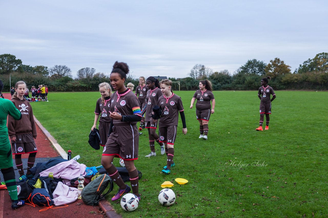 Bild 121 - C-Juniorinnen Halstenbek-Rellingen - St.Pauli : Ergebnis: 0:5